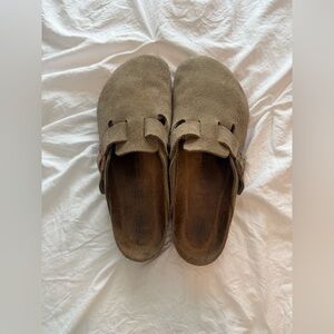Birkenstock Boston Suede Clogs - Gently loved - size 42 Tan Suede M9 W11
